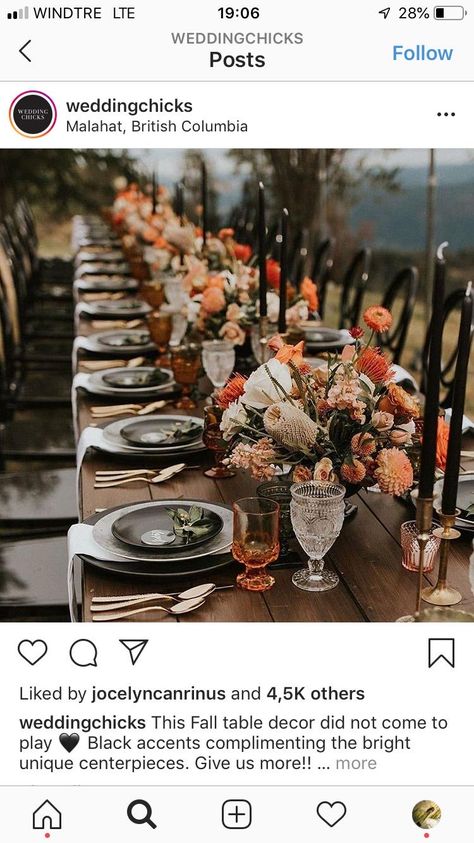 Fall Wedding With Black, Wedding With Black Accents, Unique Centerpieces, Fall Table Decor, Coral Flowers, Instagram Wedding, Wedding Table Decorations, Wedding Chicks, Fall Table