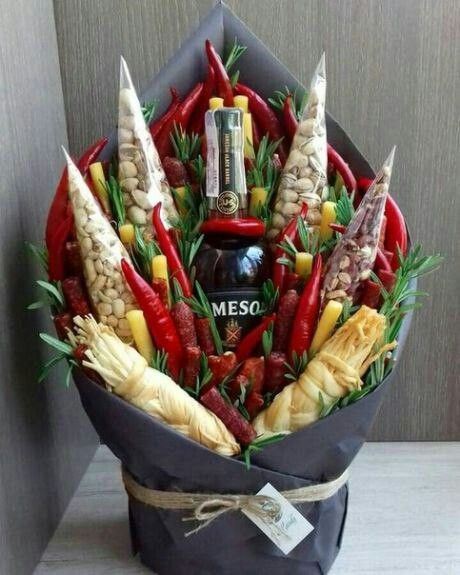 100 Cute Valentine's Day Gifts For Boyfriends That Are Sweet and Romantic - Hike n Dip Vegetable Bouquet, Gifts For Boyfriends, Food Bouquet, Edible Bouquets, Romantic Meals, Cute Valentines Day Gifts, Wine Gift Baskets, Diy Gift Baskets, Gift Bouquet