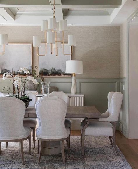 All Posts • Instagram Traditional Formal Dining Room, Beige Dining Room, Glam Room Decor, Vintage Apartment, Dining Room Wallpaper, Farmhouse Room, Eclectic Interior Design, Stylish Interior Design, Living Room Red