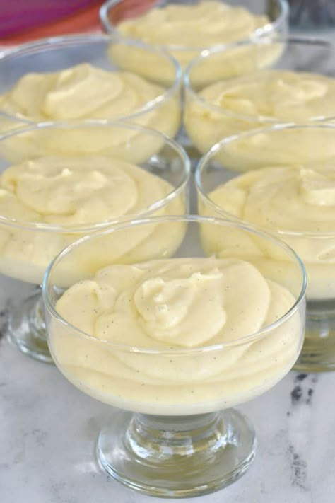 Vanilla Mousse Recipe, Vanilla Bean Mousse, Refrigerator Desserts, Mousse Trifle, Multicultural Recipes, Mousse Filling, Pudding Custard, Vanilla Mousse, Fruit Chocolate