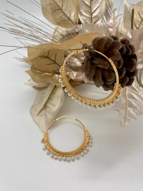 Indian Hoop Earrings, God Of Life, Gold Hoops Earrings, Banaras Sarees, Gold Earrings Models, Ball Earrings, Bridal Gold Jewellery Designs, Beads Earrings, Special Girl