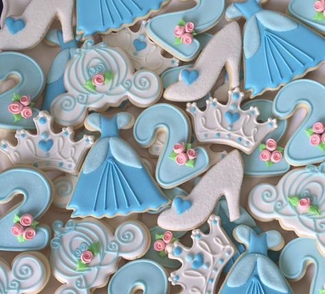 Cinderella cookies Bippity Boppity Two, Cinderella Cookies, Cinderella Birthday Theme, Cinderella Party Theme, Cinderella Birthday Party Decorations, Disney Princess Cookies, Cinderella Birthday Cake, Princess Cookies, Cinderella Theme