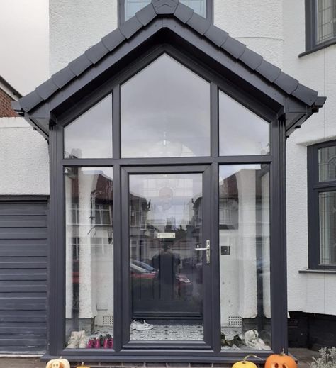 Glass Entrance Porch, Front Porch Uk, Glass Portico Entrance, Modern Front Porch Ideas, Sas Entree, Modern Front Porches, Porch Uk, Front Porch Addition, Kindergarten Interior