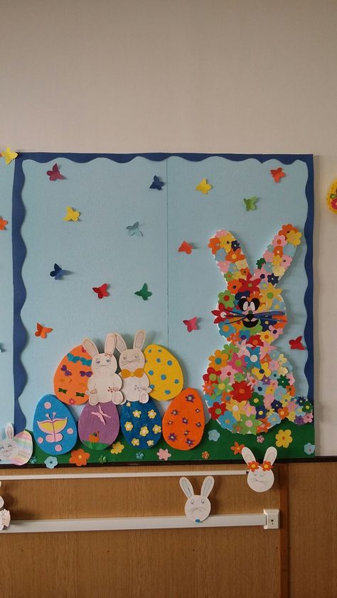 Easter Poster Board Ideas, Easter Board Ideas Classroom, Easter Wall Decorations For School, Easter Notice Board Ideas, Easter Display Board, Easter Boards Bulletin Preschool, Easter Board Ideas, Easter Bulletin Board Ideas, Easter Library Bulletin Boards