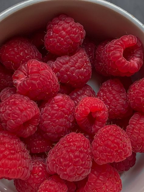 #raspberry #raspberries #fruit #aesthetic #aesthetictumblr #aestheticphotos #raspberryflavouredwindows