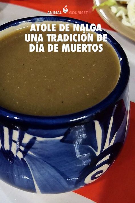 Como en todo México, Veracruz tiene una serie de platillos y bebidas típicas para celebrar a los muertos y compartir con ellos el dos de noviembre. En la comunidad de Tolome preparan el atole de nalga. Día De Muertos, Dia De Muertos, Coffee Cans, Party Ideas, Festival, Drinks, Bar, Canning, Coffee