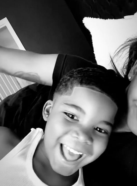 Son Black, Kids Goals, Mom Dad Baby, Boys Bedroom Makeover, Mommy Moments, Cute Mixed Babies, Baby Boy Pictures, Mommy Goals, Mommy And Son