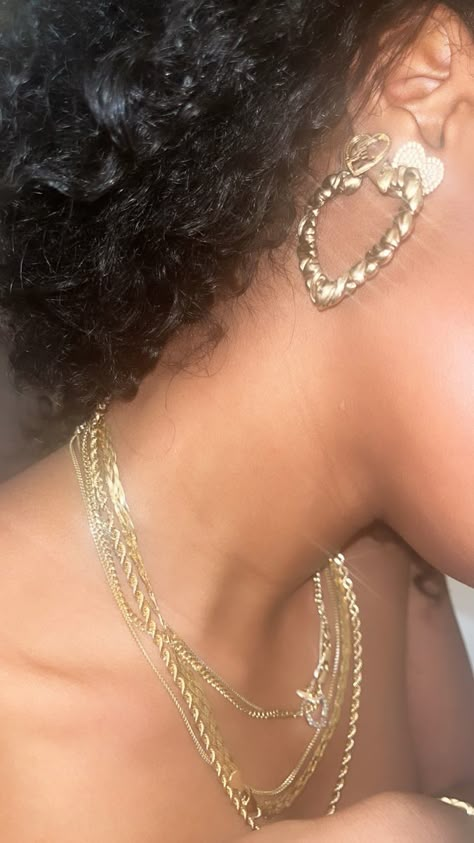 Cali Girls Gold Jewelry, 2000s Gold Jewelry, Cali Black Girls Gold Jewelry, Gold Earring Combo, Black Women Gold Jewelry, Gold Jewelry Black Women, Black Women Jewelry, Baddie Jewelry, La Jewelry