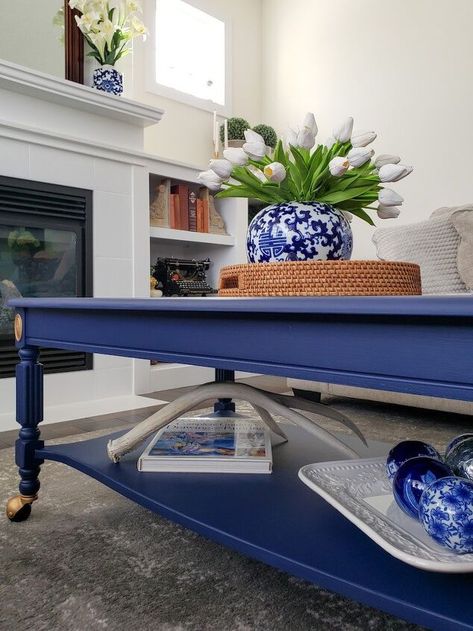 Coffee Table Color Ideas, Diy Painted Coffee Table, Puzzle Room, Coffee Table Upcycle, Painted Coffee Table, End Table Makeover, Faux Marble Coffee Table, Blue Coffee Tables, Coffee Table Makeover