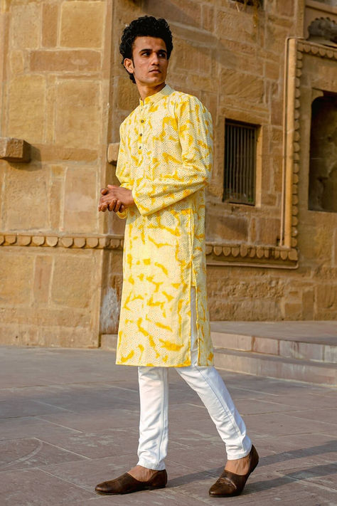 Yellow tie dye kurta for special occasions Tie Dye Kurta, Full Sleeve Kurta, Kurta For Men, Yellow Tie Dye, Tie Dye Pattern, Yellow Ties, Tie Dye Patterns, Mandarin Collar, Aza Fashion