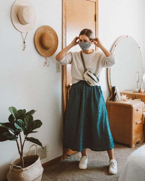 Linen Dress Sneakers Outfit, Linen Aesthetic Outfit, Linen Dress Fall Outfit, Patagonia Hip Pack Outfit, Patagonia Hip Pack, Colourful Minimalist Fashion, Fall Linen Outfits, Athflow Outfits, Hip Pack Outfit