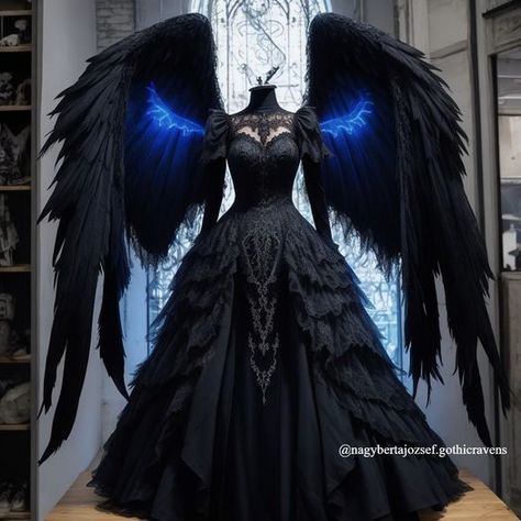 Raven Inspired Dress, Raven Dress Fantasy Gowns, Villain Fashion, Villain Dresses, Dragon Dress, Most Creative Halloween Costumes, Halloween Costumes 2022, Raven Dress, Vampire Dress