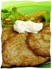 Khremzlach - Czech Latkes - Potato Latkes - Kosher Recipe Mashed Potato Pancakes Recipe, German Pancakes Recipe, Slovak Recipes, Potatoe Pancake Recipe, Potato Pancake, Ukrainian Recipes, Czech Recipes, Kosher Recipes, Potato Pancakes