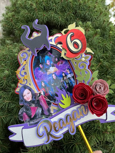 Descendants Cake Topper, Descendants Crafts, Descendants Birthday Party, Maleficent Cake, Descendants Party Ideas Birthdays, Descendants Cake, Disney Descendants Party, Balloon Release, Descendants Party