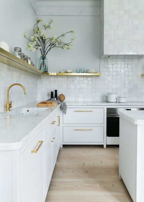 Photo 6 of 11 in How Much Should You Spend on a Kitchen Faucet? - Dwell Apartment Kitchen And Dining, Dramatic Kitchen, Modern White Kitchen Cabinets, Elegant Apartment, Berlin Apartment, Apartment Dining Room, Apartment Dining, Zellige Tile, Light Kitchen