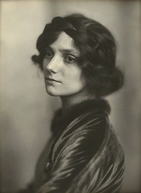 This photo, which is in the National Portrait Gallery in London, is identified as Irene Vanbrugh. It looks nothing like the other photo I have of Vanbrugh. In fact, none of the photos of Vanbrugh look like this. I wonder if this is a case of mistaken identity. Whoever she is, she is quite eye-catching. Elder Sister, Old Portraits, Old Photography, National Portrait Gallery, Vintage Portraits, Portrait Gallery, Portrait Inspiration, Interesting Faces, 인물 사진