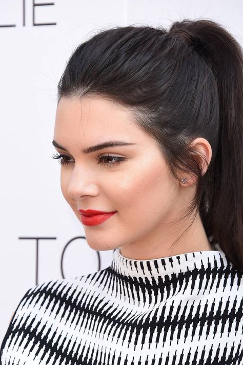 Kendall Jenner Maquillaje, Hairstyle Ideas For Wedding, Fancy Ponytail, Style Kendall Jenner, Stile Kendall Jenner, Kendall Jenner Makeup, High Fashion Hair, Elegant Ponytail, High Ponytail Hairstyles