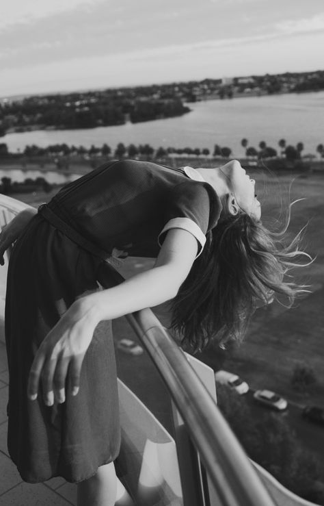 Lean Black And White Photograph, Black And White Photography, The Wind, Scream, Picture Perfect, Photo Inspiration, Photography Inspiration, Her Hair, Portrait Photography