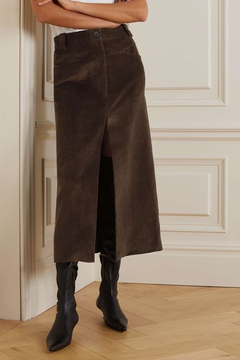 Corduroy Skirt Outfit, Skirt Outfit Fall, Skirts With Boots, Knee Skirts, Corduroy Skirt, Black Midi Skirt, Skirt Outfit, Brown Jacket, Comfy Outfits