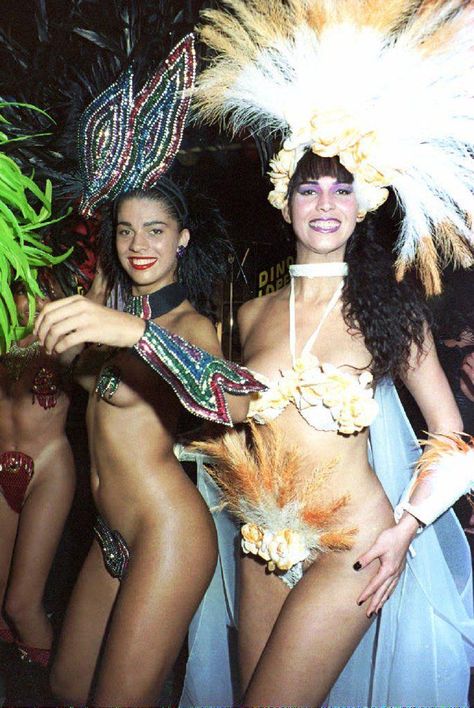 47 spectacular photographs of Rio Carnival over the years | London Evening Standard | Evening Standard Carnaval Notting Hill, Brazilian Carnival Costumes, Colour Energy, Carnival Brazil, Miami Carnival, Carnival Dancers, Brazilian Samba, Carnival Girl, Notting Hill Carnival