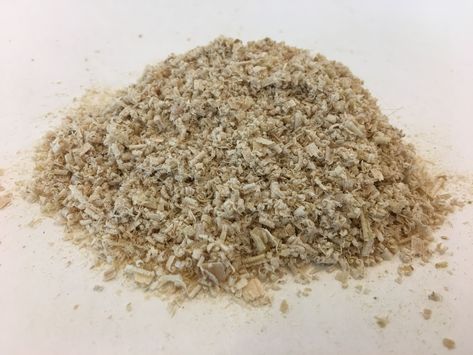 6 Things You Didn't Know You Can Do With Sawdust and Shavings Sawdust Uses, Camp Toilet, Green Environment, Landscape Edging, Camping Tools, Workshop Ideas, Wood Crafts Diy, Long Trips, Kerosene