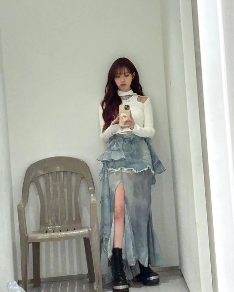 KPOPFAP Iu Outfits, Iu Hair, Girls Album, J-pop Music, Iu Fashion, Concert Fits, Easy Trendy Outfits, March 25, Instagram Girls