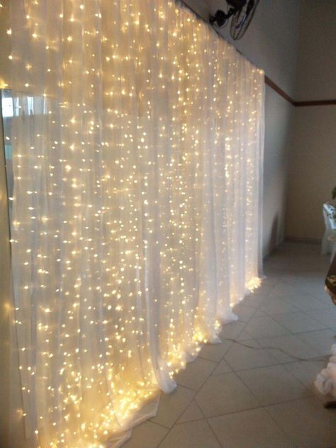 21+ Insanely Fun High School Graduation Party Ideas to Wow Your Guests - ALLURE OF BEAU Fairy Graduation Party, Prom Decoration Ideas High Schools, High School Graduation Party Ideas, Fairy Light Backdrops, Tulle Lights, Sheet Curtains, Fairy Lights Wedding, 20 Birthday, Birthday Room Decorations