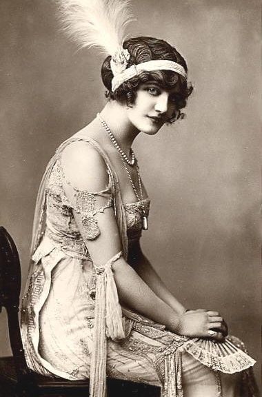 Pansy Craze, 1920s Headdress, Julian Eltinge, Lily Elsie, Style Année 20, 20s Party, Glamour Vintage, Flapper Girl, Queer Fashion