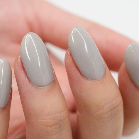 Rounded Acrylic Nails, Dip Nail Colors, Nail Color Trends, Dip Nails, Simple Acrylic Nails, Gray Nails, Nails Done, Color Story, Oval Nails