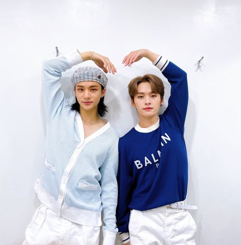 hyunjin pics on Twitter: "hyunjin and leeknow… " Gambar Figur, Kids Icon, Felix Stray Kids, Crazy Kids, Lee Min Ho, Matching Pfp, Mixtape, Matching Icons, Lee Know