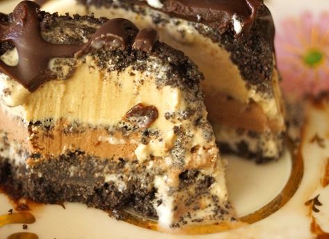 Individual-Coffee-Chocolate-Mud-Pie-Recipe Chocolate Mud Pie Recipe, Coffee Dessert Recipes, Mud Pie Recipe, Coffee And Vanilla, Weekend Recipes, Mud Pies, Breakfast Cookie Recipe, Oreo Cookie Crust, Cinnamon Raisin Bread