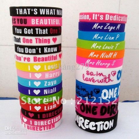 HOT 25pcs I love one direction silicone wristband Silica gel bracelet Wrist Band I Heart 1D Bracelets free shipping-in Heart Jewelry from Jewelry on Aliexpress.com One Direction Accessories, One Direction Logo, One Direction Birthday, 1d Merch, One Direction Shirt, One Direction Merch, One Direction Fandom, Zayn Malik Pics, Bracelet Wrist