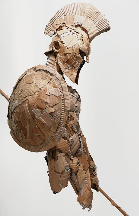 Sculpture Art Paper Mache, Cardboard Sculpture Tutorial, Cardboard Statue, Cardboard Sculptures, Cardboard Sculpture Ideas, Creative Sculpture, Cardboard Craft, Cardboard Object Sculpture, Spartan Sculpture