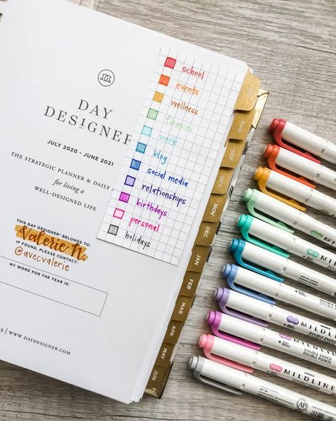 Color Coding Planner, Day Designer Planner, Zebra Mildliner, Being Broke, Poster Anime, Planner Tips, Day Designer, Passion Planner, Monthly Goals