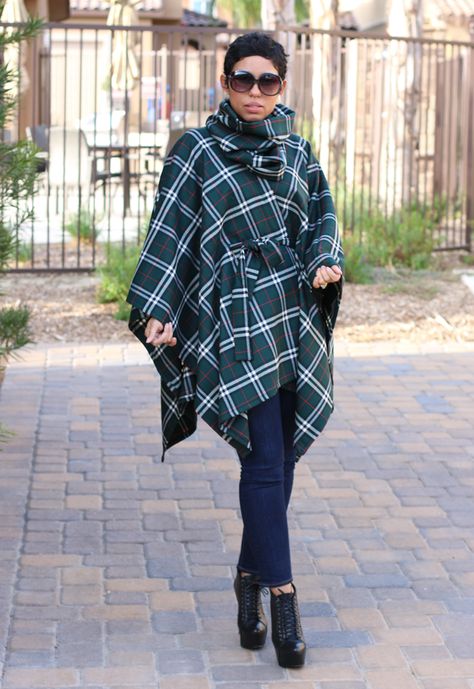 DIY Belted Poncho & Removable Neck Warmer + Pattern Review - Mimi G Style McCalls M6209 Neck Warmer Pattern, Plaid Diy, Mimi G Style, Diy Fashion Trends, Diy Belts, Mimi G, Diy Wool, Plaid Poncho, Street Look