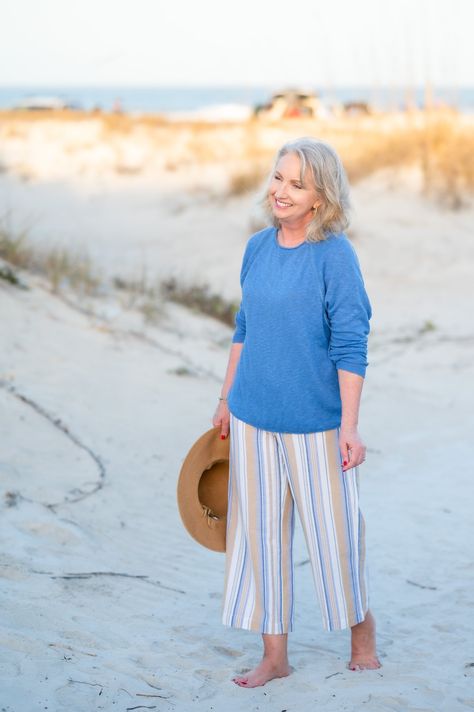 Old Lady Beach Outfit, Coastal Grandma Outfits Summer, Tempest Aesthetic, Jjill Outfits, Beach Capsule Wardrobe, Beach Capsule, Coastal Wardrobe, Women Beach Outfits, Grandmother Style