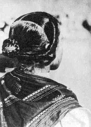 Hairstyle in hungary Korat, Vintage Images, Traditional Outfits, Antonio Mora Artwork, Historical Figures, Hair Styles, Hair, Art