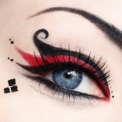 Black and Red                                                                                                                                                      More Harley Quinn Make-up, Extreme Make-up, Carnaval Make-up, Teknik Makeup, Fantasy Make-up, Harley Quinn Makeup, Halloweenský Makeup, Heart Costume, Queen Of Hearts Costume