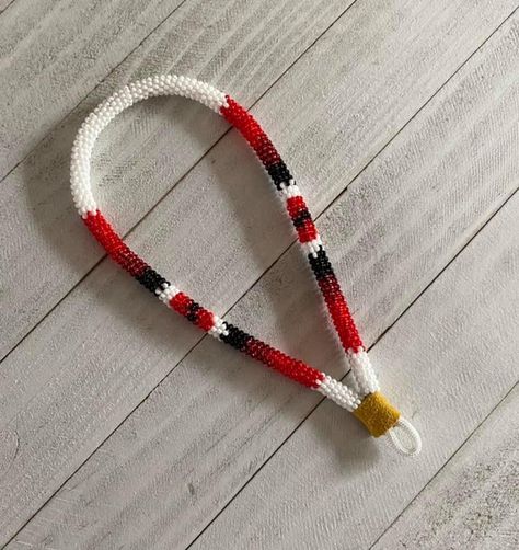 Red Black White Beaded Lanyard, Red Beaded Lanyard, Beadwork Keychain, Wristlet Ideas, Wristlet Patterns, Beaded Patterns, Beaded Items, Beaded Wristlet, Native Beading Patterns