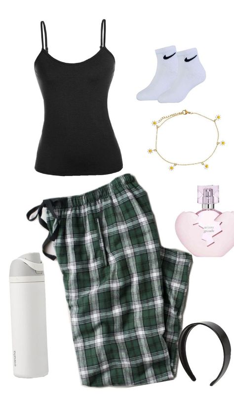 Sleep Fits Aesthetic, Comfy Pajama Outfits, How To Style Pajama Pants, Cozy School Outfits Lazy Days, Sleep Wear Outfit, Outfits For Period Days, Baggy Pjs, Pj Outfit Ideas, Comfy School Outfits Lazy Days