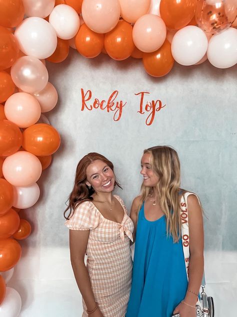 Tennessee Grad Party, Tennessee Graduation Party, University Of Tennessee Graduation Party, 2enior Ye4r, Univ Of Tennessee, University Food, Grad Party Invitations, Senior Szn, Grad Party Decorations