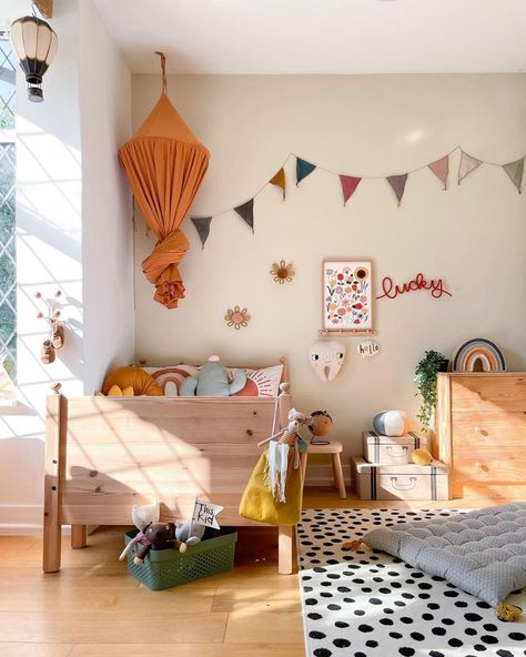 Vintage Kids Room, Casa Hobbit, Children's Bedroom Ideas, Kids Rooms Inspo, Big Boy Bedrooms, Big Kids Room, Kids Bedroom Inspiration, Kids Room Inspiration, Shared Room