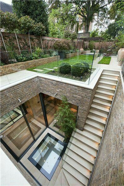 Case Sotterranee, Underground Homes, Roof Garden, House Goals, Design Case, Amazing Architecture, Container House, Outdoor Area, Interior Architecture Design