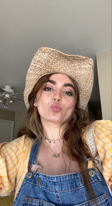 Western Aesthetic Outfits, Straw Cowgirl Hat, Aesthetic Overalls, Aesthetic Overalls Outfit, Overalls Outfit, Western Aesthetic, School Makeup, Cowgirl Hat, Cowgirl Western