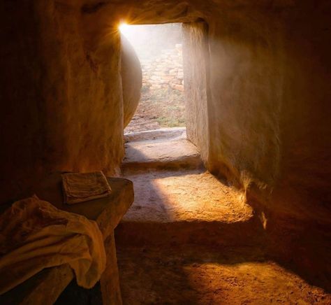 Christ Tomb, Jesus Tomb, Empty Tomb, Pictures Of Christ, Bible Images, Prince Of Peace, Jesus Resurrection, Lds Church, Biblical Art