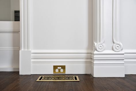 What is the best material for skirting boards? Architrave Ideas, Skirting Board Ideas, Heritage Renovation, Floor Skirting, Timber Handrail, Classic Style Interior, French Style Homes, Timber Mouldings, Traditional Colonial