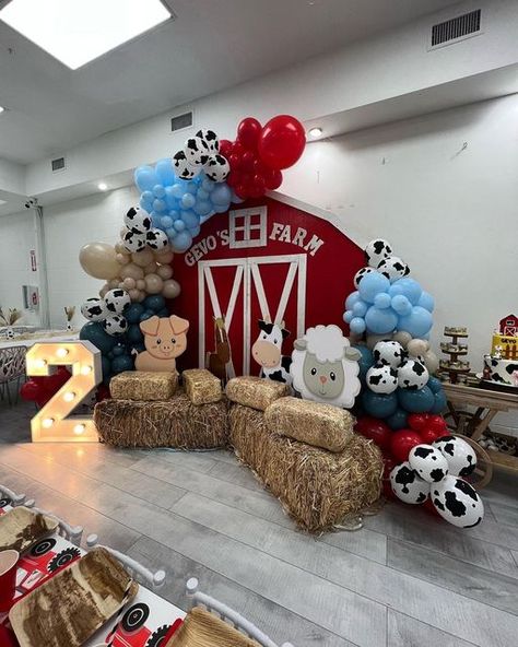 Winter Barnyard Birthday, Farm Barn Birthday Party Ideas, Farm Birthday Balloon Arch, Farm Animal Party Ideas, Simple Farm Birthday Party Ideas, Barnyard Balloon Garland, Farm Themed Dessert Table, Farm Themed First Birthday Party, Farm 2nd Birthday Party Boy