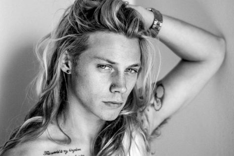 Personality Inspiration, Androgynous Men, New Long Hairstyles, Boy Haircuts Long, Men's Long Hairstyles, Boys Long Hairstyles, Long Straight Hair, Boys Haircuts, Long Hair Styles Men