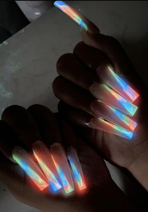 Nail Ideas Glow In The Dark, Glow In The Dark Nails Acrylic, Lava Lamp Nails, Nail Guide, Glow In The Dark Nails, Long Stiletto Nails, Acrylic Nail Set, Nails Aesthetic, Ombre Acrylic Nails