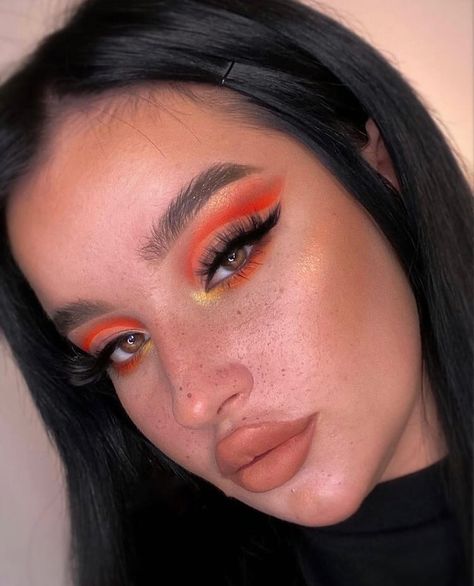 Bad Bunny Makeup Look, Hip Hop Makeup, Ultra Festival, Orange Eyeshadow Looks, Bunny Makeup, Orange Eyeshadow, 80s Makeup, Orange Makeup, Carnival Makeup